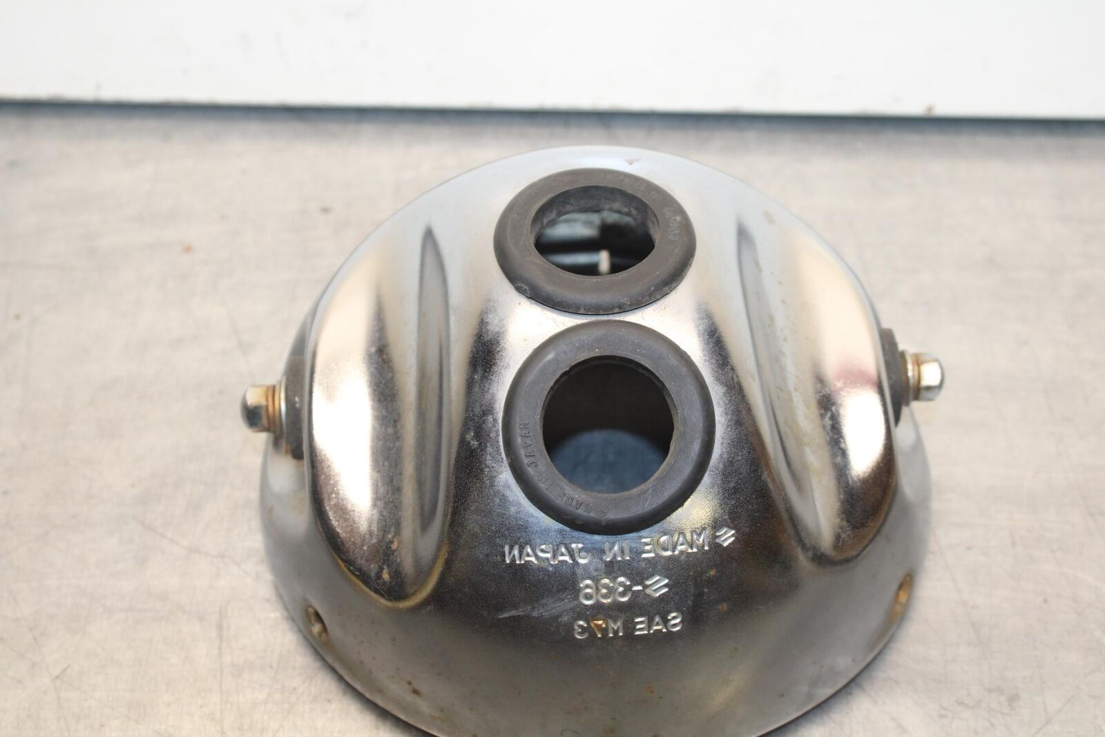 80-83 SUZUKI GS750E HEADLIGHT HEAD LIGHT LAMP TRIM  BB82