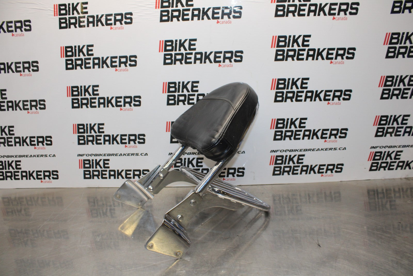 03-08 KAWASAKI VULCAN 1600 BACK REST SISSY BAR/ REAR RACK BB196