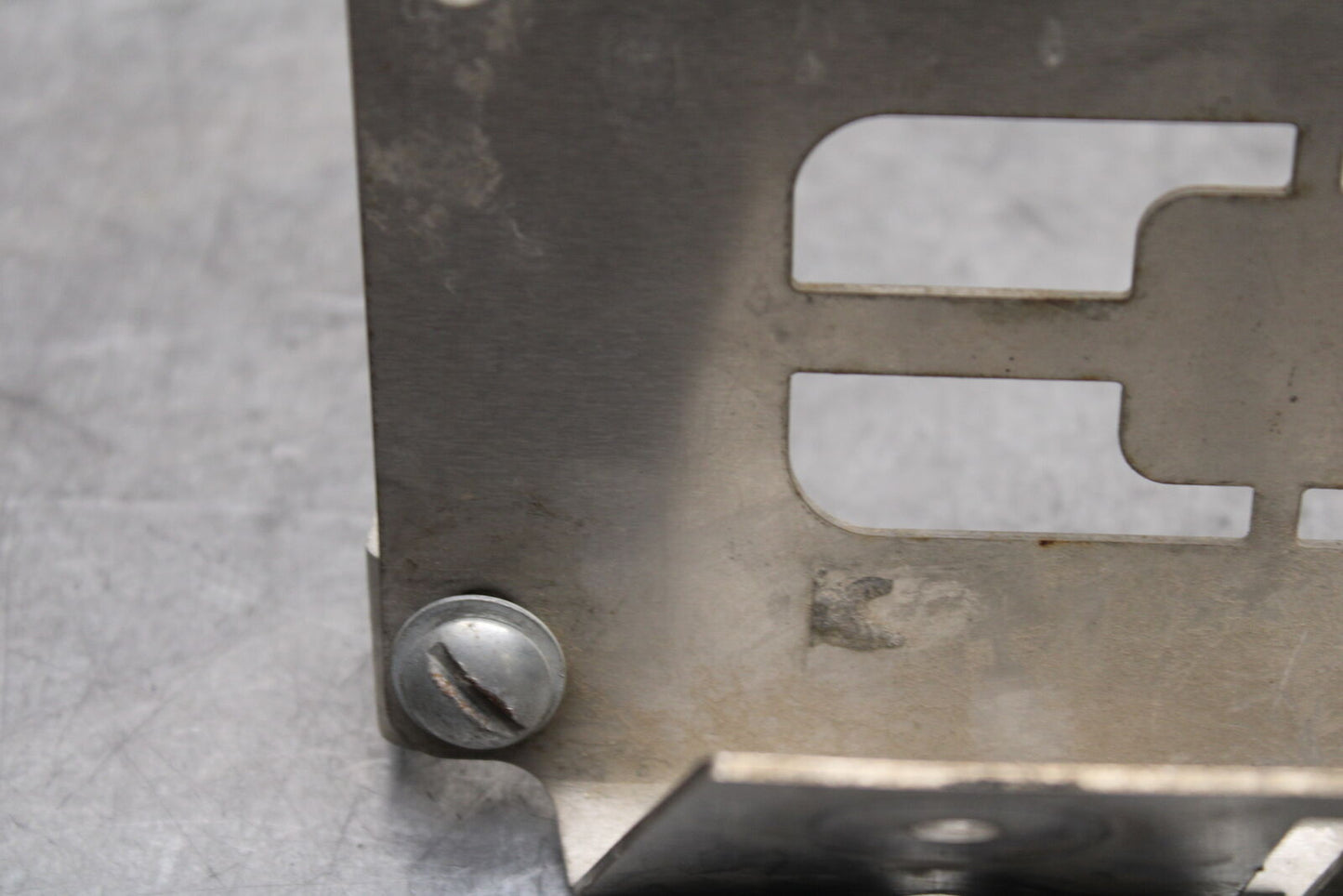 09-15 YAMAHA FZ6R FENDER ELIMINATOR LICENSE PLATE BRACKET   BB686
