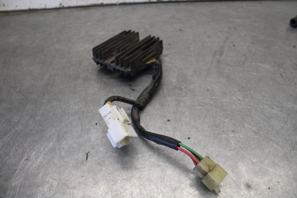 05-06 HONDA CBR600RR RECTIFIER VOLTAGE REGULATOR BB689