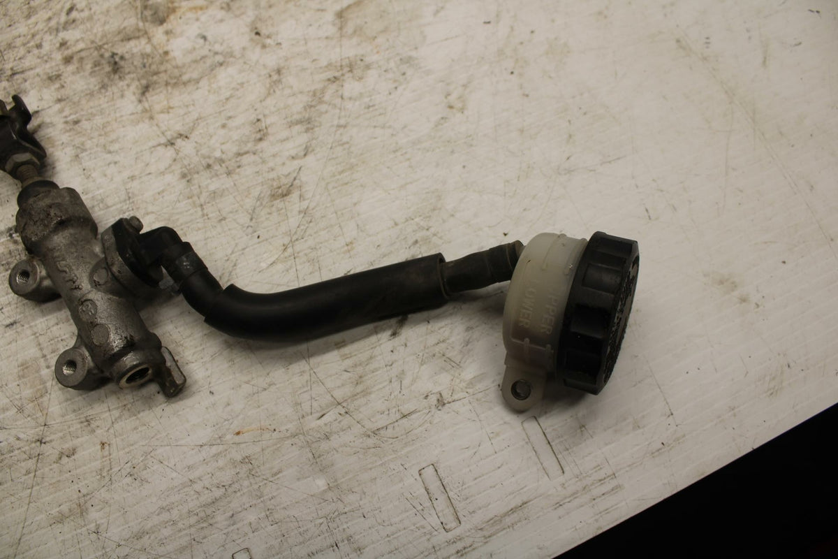 00-01 HONDA CBR929RR REAR BACK BRAKE MASTER CYLINDER W RESERVOIR BB265