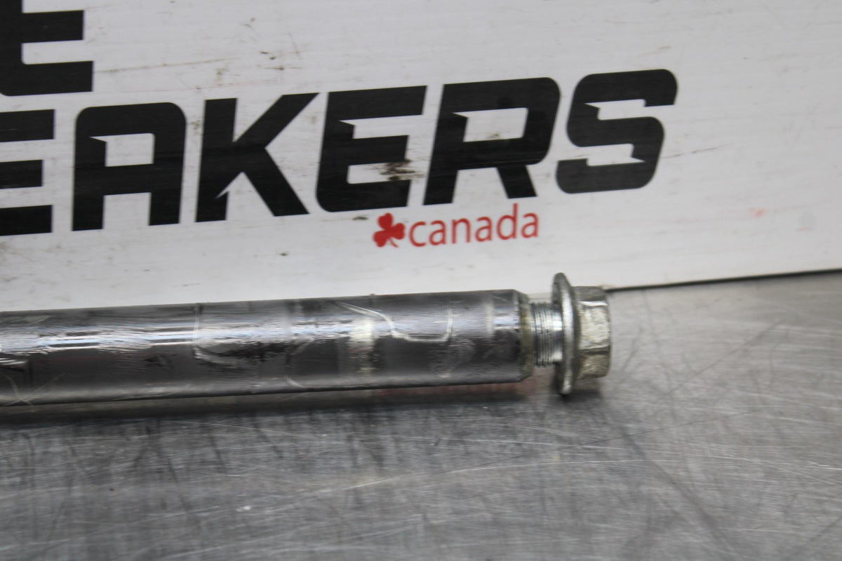 00 SUZUKI GSXR750 FRONT WHEEL RIM AXLE PIVOT BOLT BB820