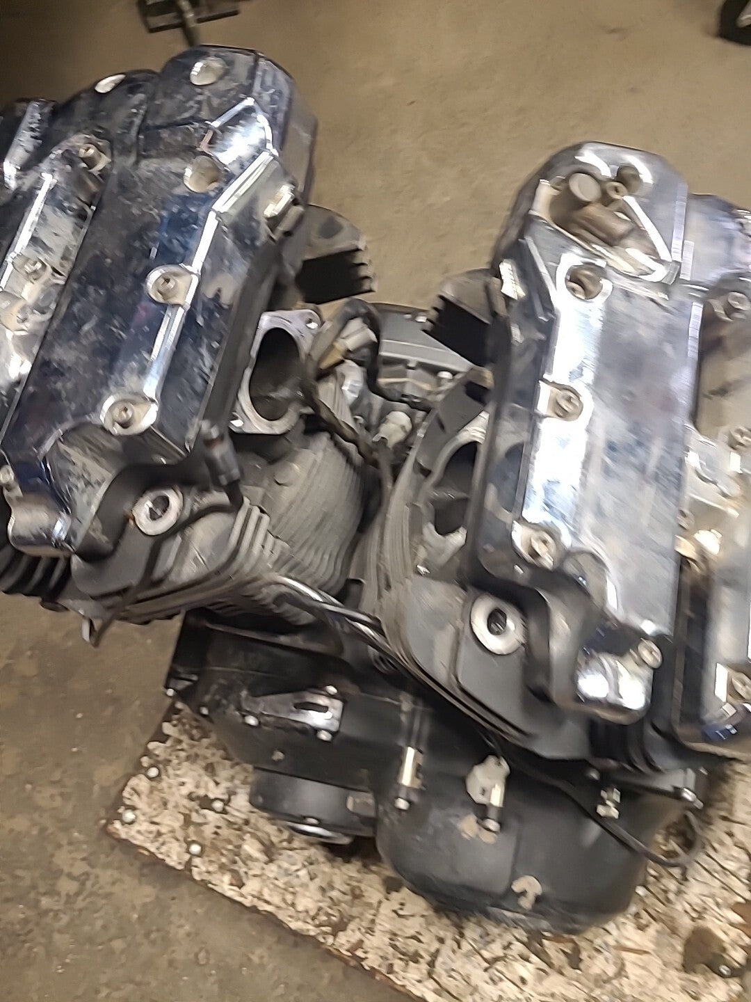 06-14 YAMAHA ROADLINER S XV1900S ENGINE MOTOR BB619