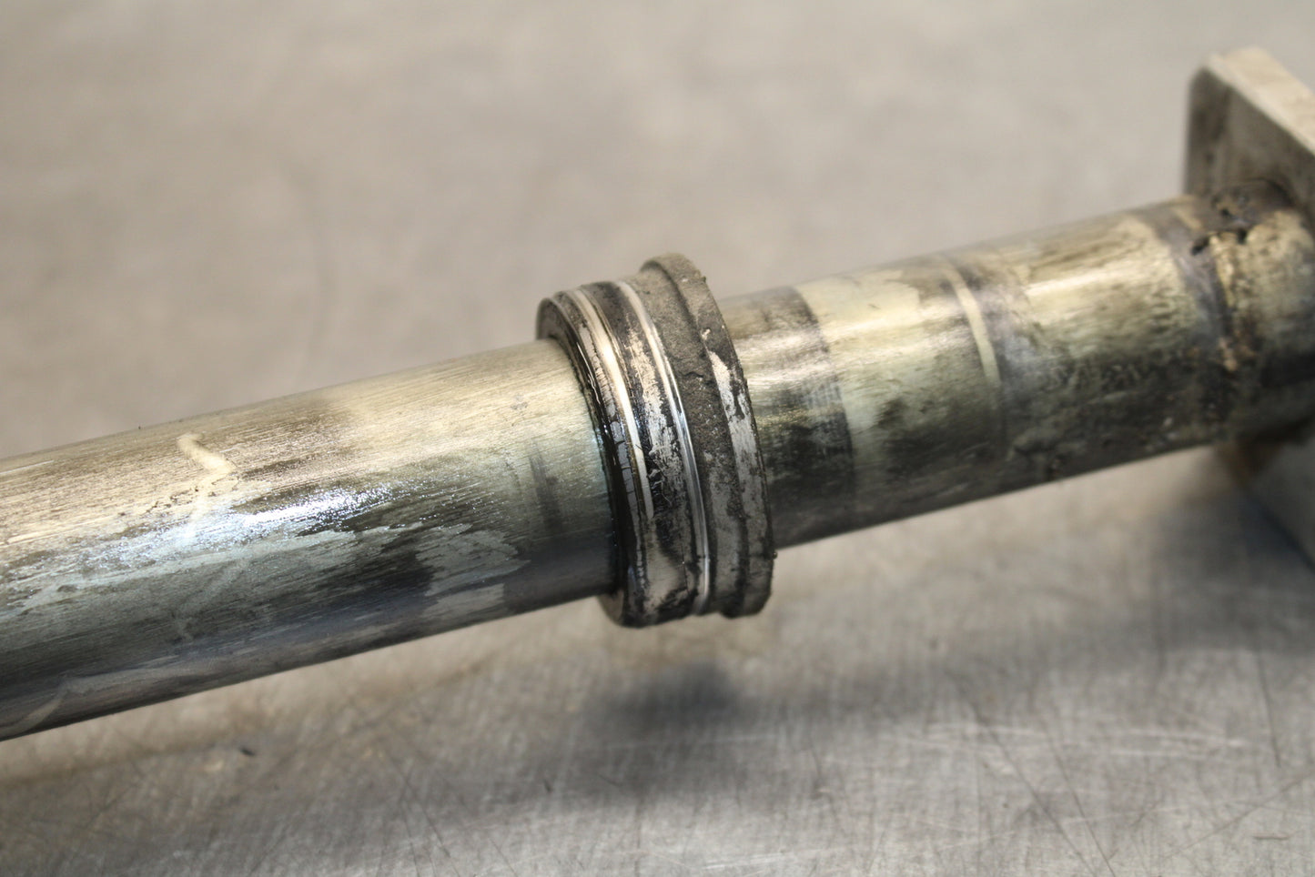 08-10 SUZUKI GSXR 600 REAR AXLE BACK WHEEL RIM PIVOT BOLT AXEL BB753