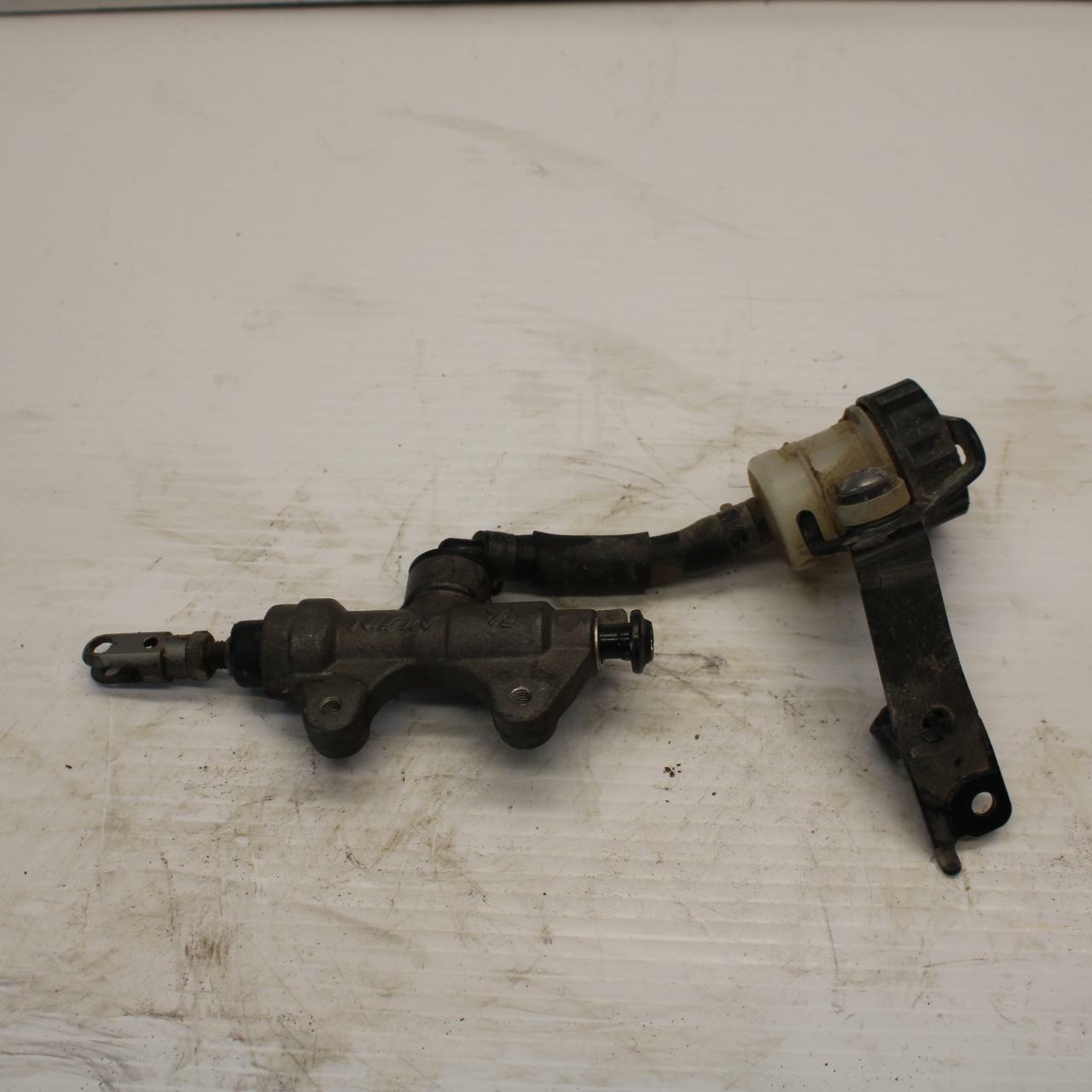 08-16 YAMAHA YZF R6 REAR BACK BRAKE MASTER CYLINDER W RESERVOIR BB273