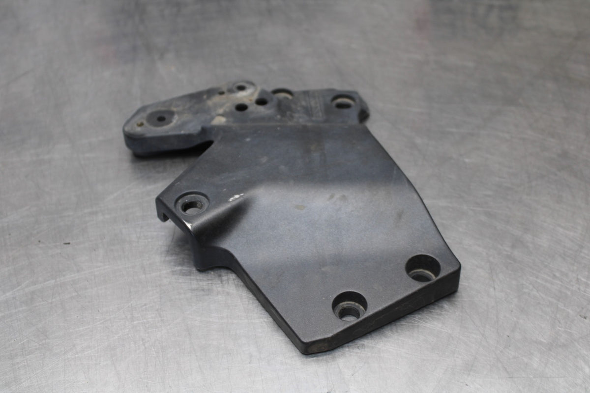 09 KAWASAKI CONCOURS 14 ZG1400B ENGINE SPROCKET COVER BB875