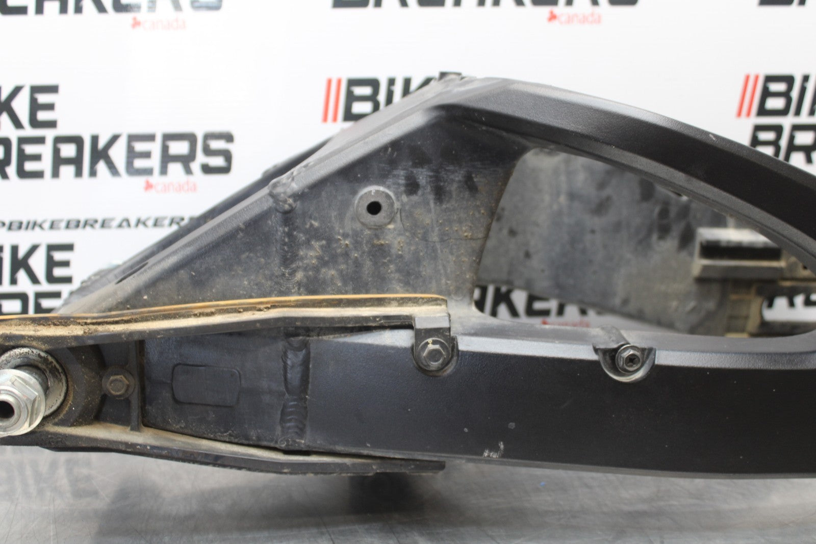 11-22 SUZUKI GSXR 600  REAR SWINGARM BACK SUSPENSION SWING ARM BB193