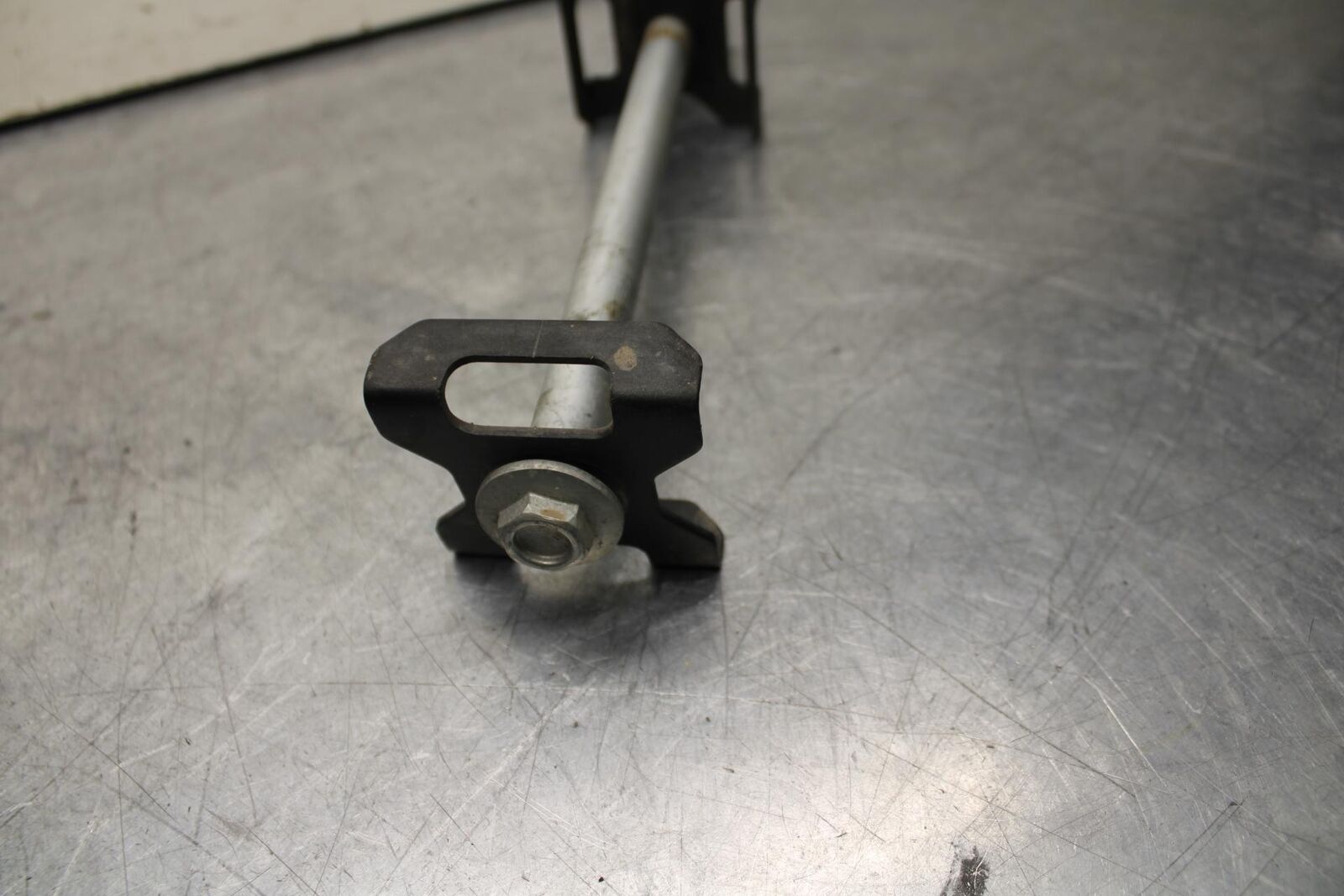 08-12 KAWASAKI NINJA 250R EX250J REAR AXLE BACK WHEEL RIM PIVOT BOLT AXEL BB612