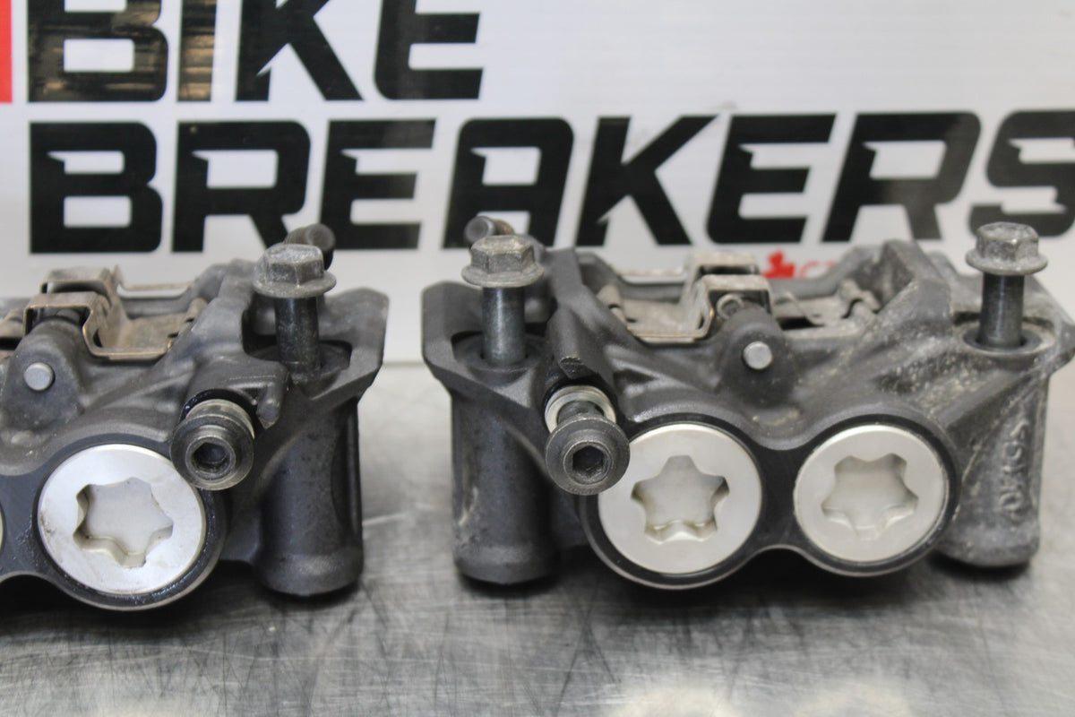 22-25 YAMAHA YZF R7 RIGHT LEFT FRONT BRAKE CALIPER SET PAIR CALIPERS BB182