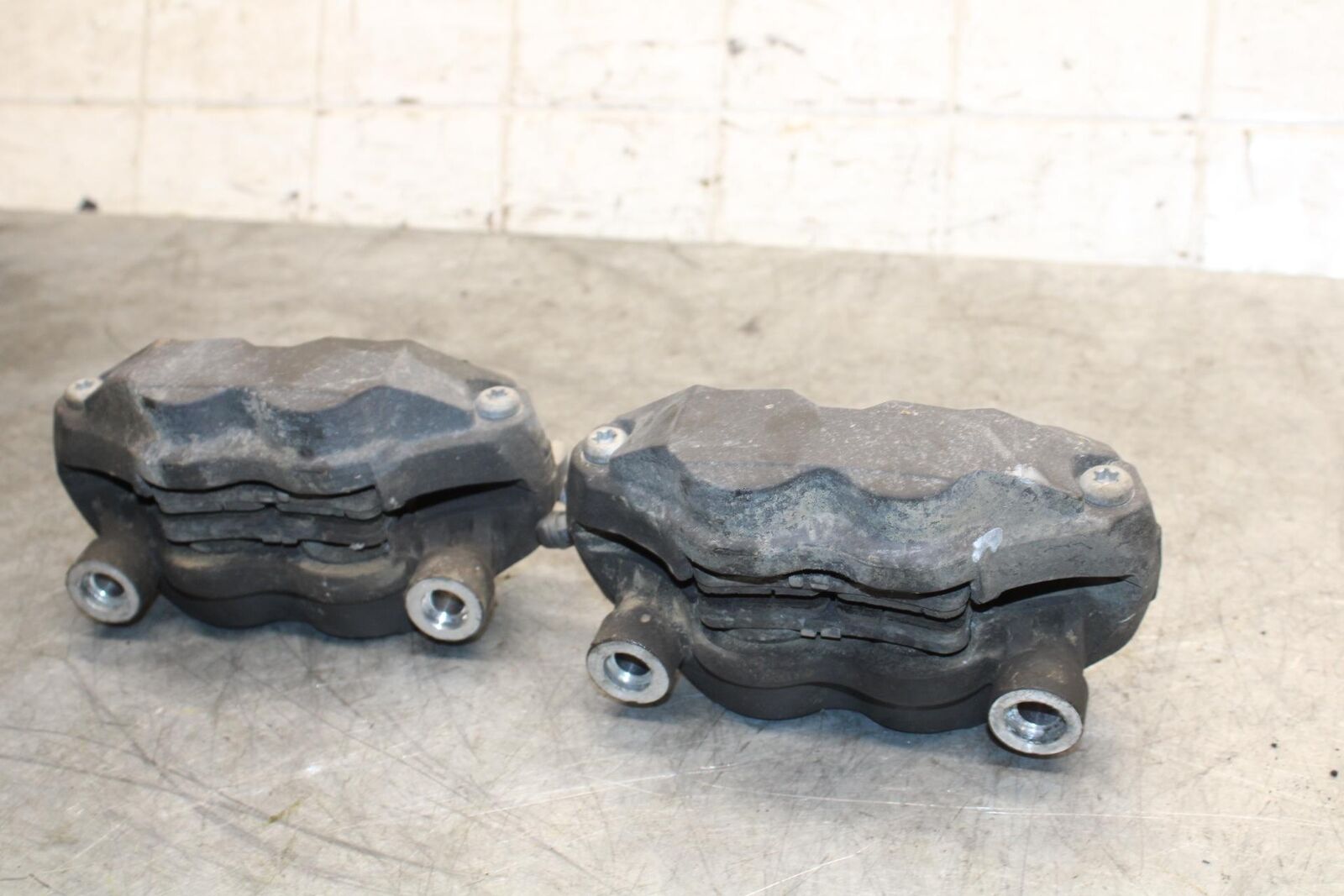 06-07 SUZUKI GSXR600 750 RIGHT LEFT FRONT BRAKE CALIPER SET PAIR CALIPERS BB543B