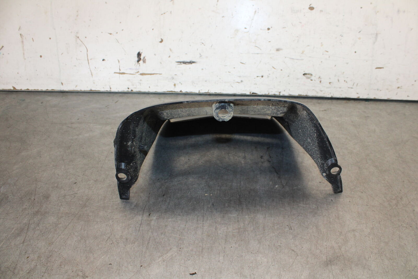 08-16 YAMAHA YZF R6 REAR BACK WHEEL TIRE HUGGER FENDER 2C0-21650-00-00 BB665