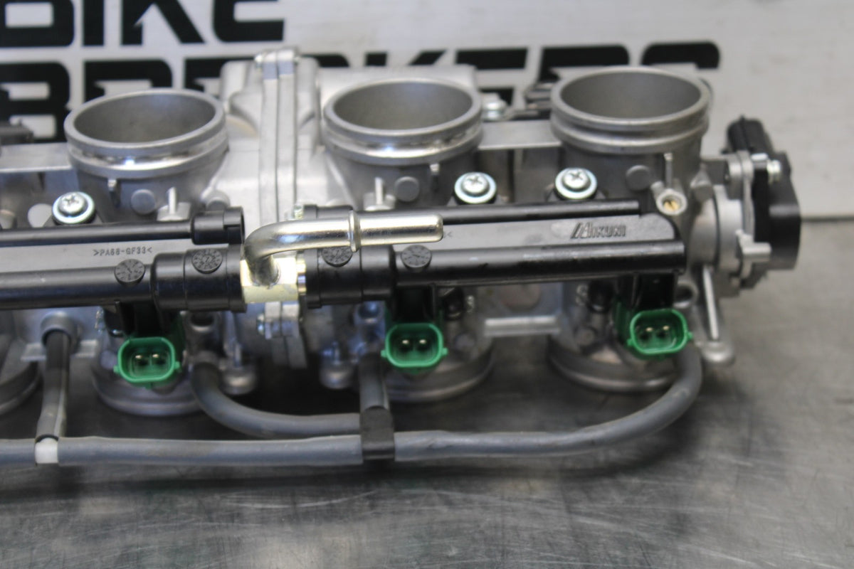 25 KAWASAKI Z900 MAIN FUEL INJECTORS / THROTTLE BODIES BB928