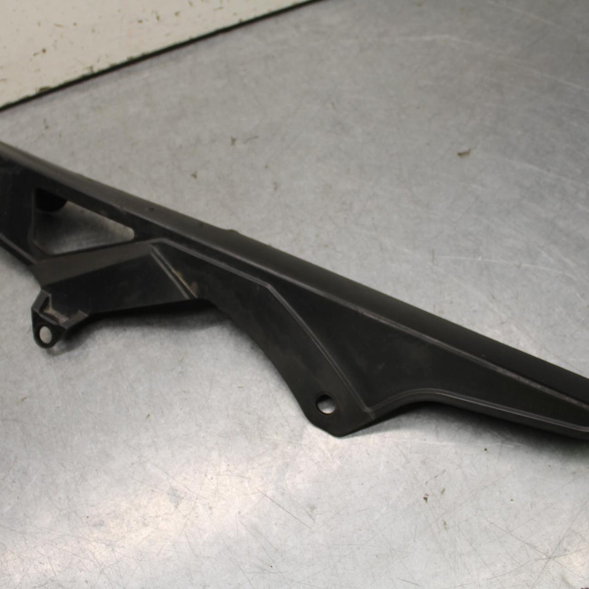 06-07 SUZUKI GSXR750 REAR BACK DRIVE CHAIN GUARD COVER SHIELD BB645