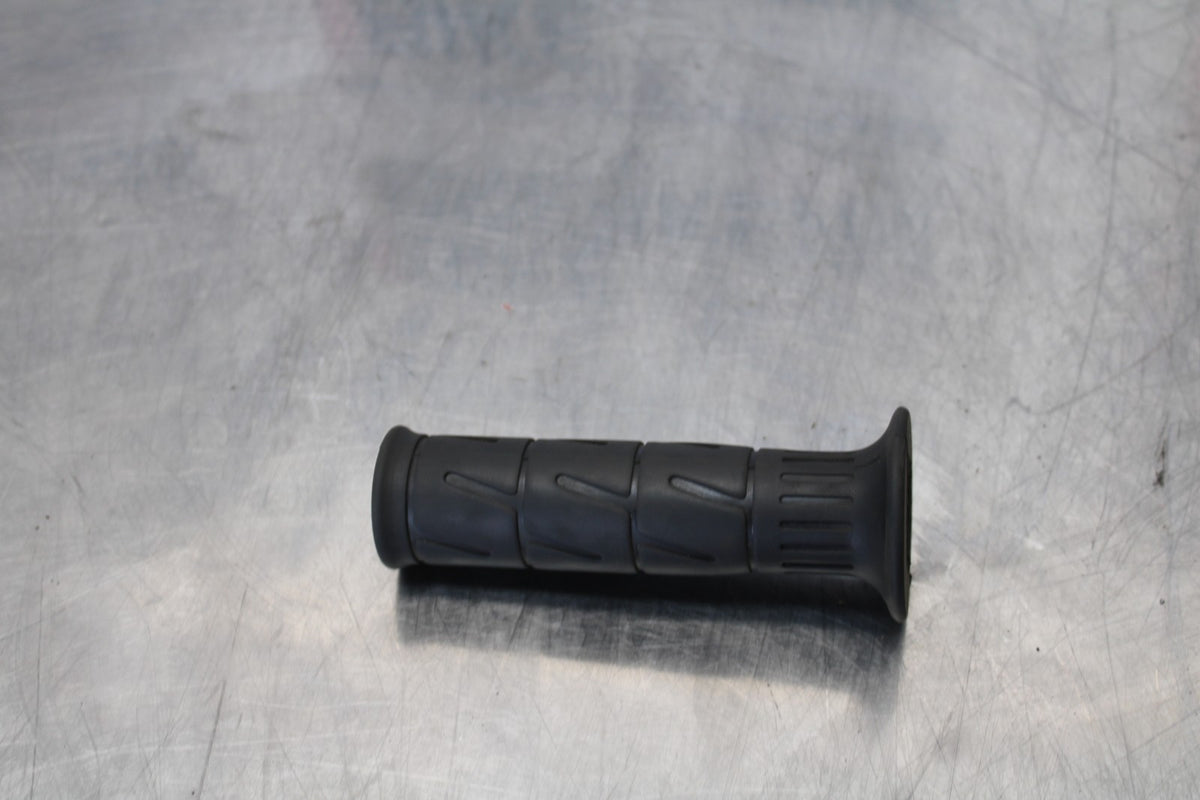 07-08 KAWASAKI NINJA ZX6R RIGHT THROTTLE GRIP BB175
