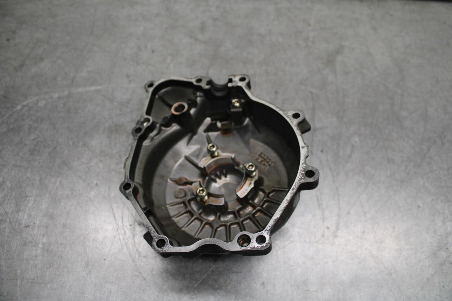 06 YAMAHA YZF R6 STATOR MAGNETO ALTERNATOR GENERATOR COVER BB716