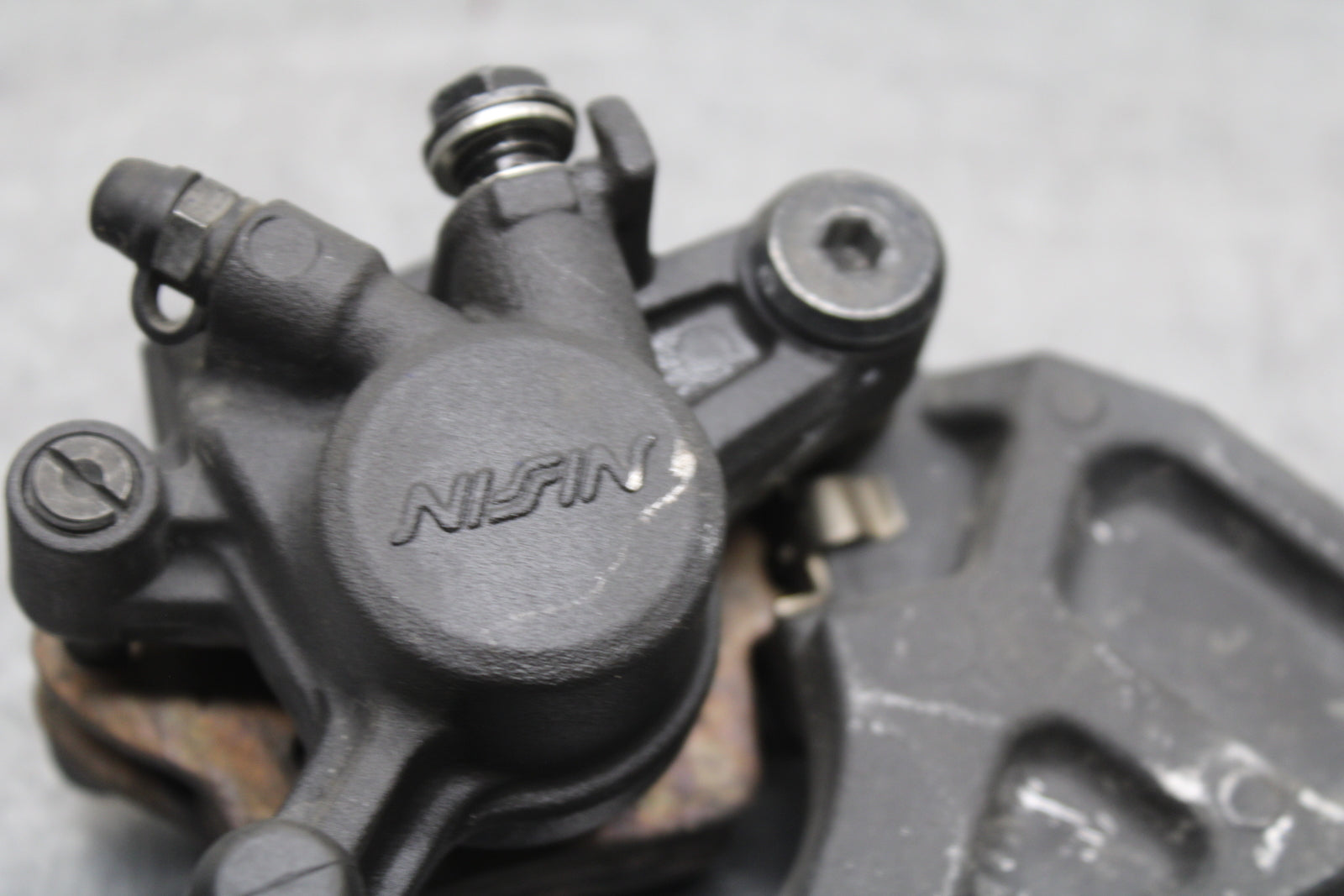 13-17 KAWASAKI NINJA ZX6R ZX636E REAR BACK BRAKE CALIPER W MOUNT BRACKET BB735