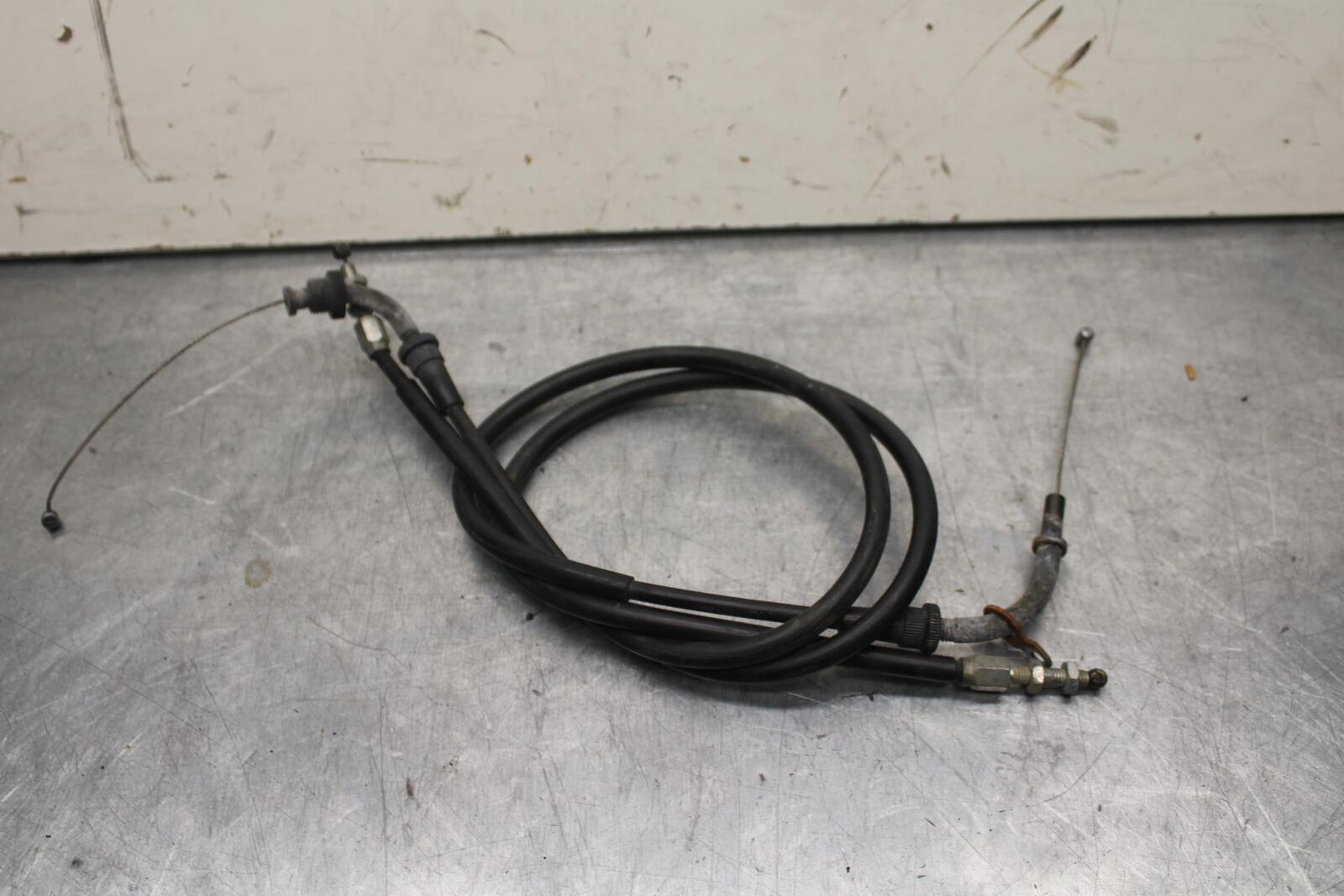 1999 Suzuki GSXR600 THROTTLE CABLES LINES 58300-33E00 58300-33E10 BB608