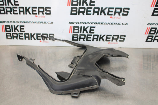 21-23 KAWASAKI NINJA ZX6R CENTER REAR BACK TAIL FAIRING COWL BB179