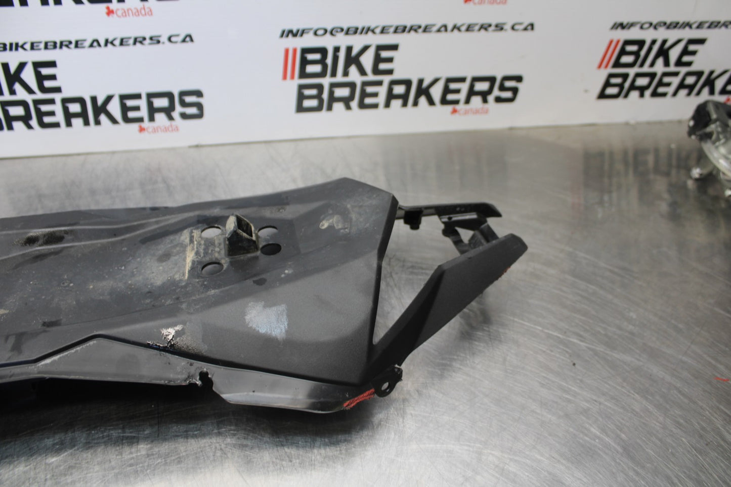 18-23 KAWASAKI NINJA 400 EX400 ABS REAR TAIL UNDERTAIL FAIRING COWL FENDER BB192