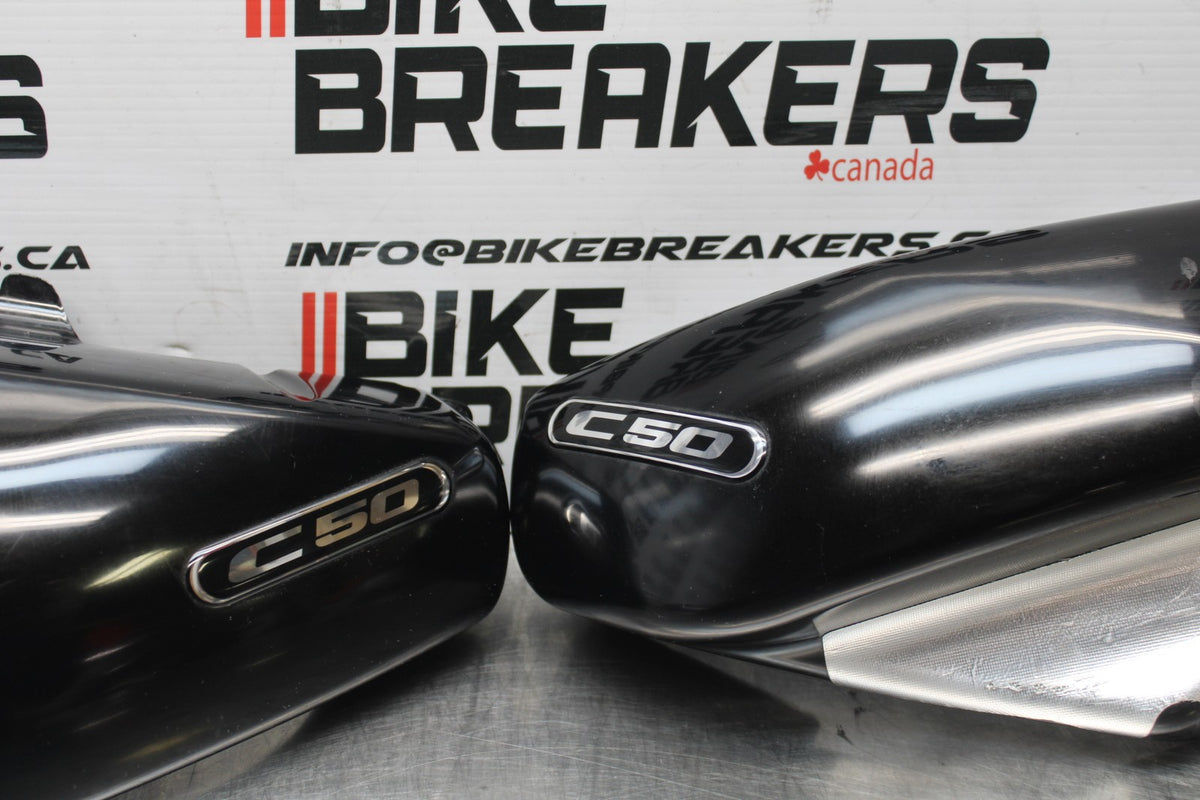 15 SUZUKI BOULEVARD C50 SIDE COVER PANEL COWL FAIRING SET PAIR BB775