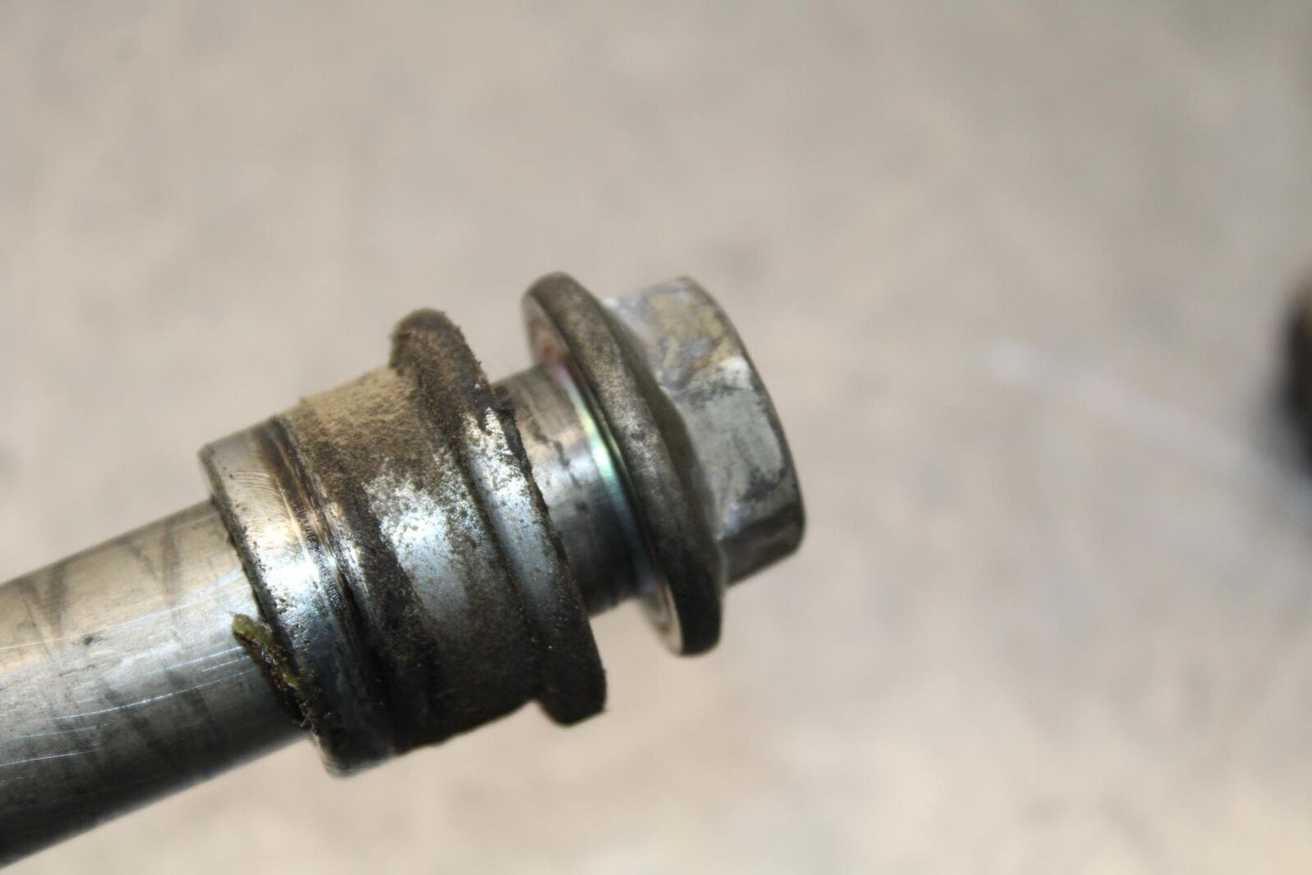 2006 Kawasaki Vulcan 900 VN900B Classic REAR AXLE BACK WHEEL PIVOT BOLT  BB585