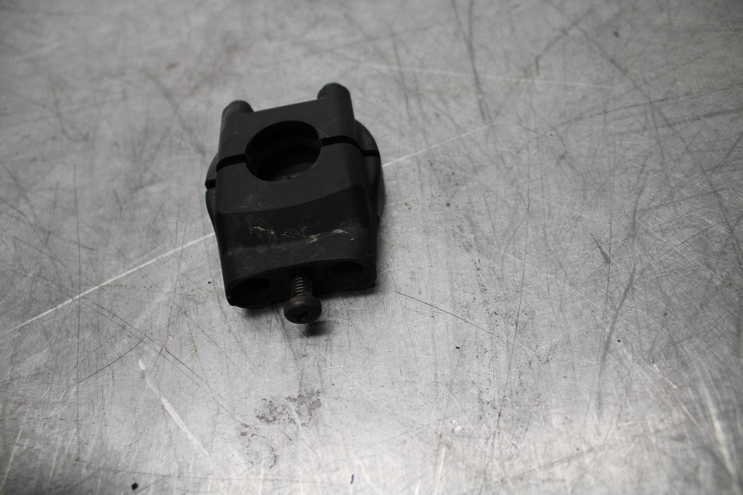 07-08 KAWASAKI CONCOURS 1400 ABS THROTTLE CABLE LINE HOUSING GUIDE BB449