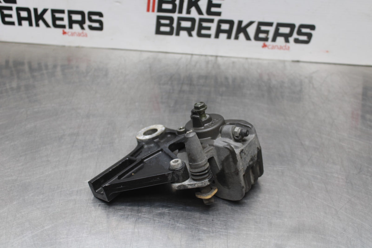 06-07 KAWASAKI NINJA 650R EX650A REAR BACK BRAKE CALIPER W MOUNT BRACKET BB774