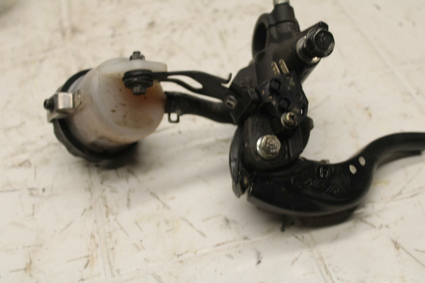 13-17 KAWASAKI NINJA ZX6R ZX636E FRONT BRAKE MASTER CYLINDER w/ LEVER BB409