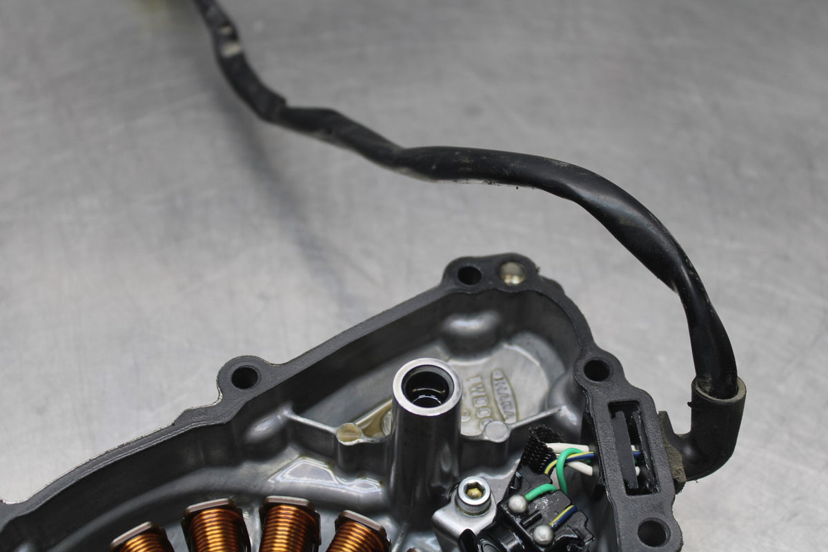17-18 YAMAHA YZF R3 STATOR GENERATOR ALTERNATOR & COVER BB813