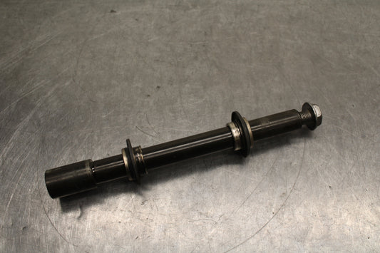 05 YAMAHA YZF R6  FRONT WHEEL RIM AXLE PIVOT BOLT BB132