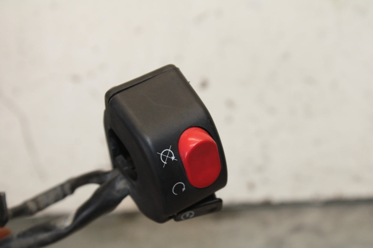 07-08 TRIUMPH DAYTONA 675 RIGHT CLIP ON HANDLE KILL OFF START SWITCHES BB685
