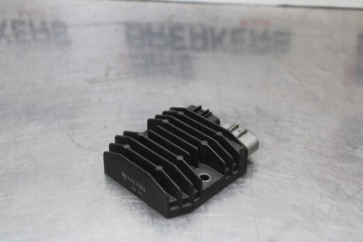 04-05 KAWASAKI NINJA ZX10R RECTIFIER VOLTAGE REGULATOR BB931