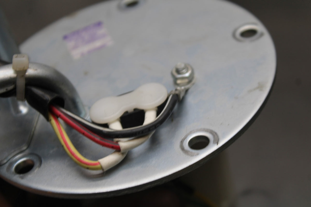 09 SUZUKI GSXR1000 FUEL PUMP GAS PETROL SENDER UNIT BB777