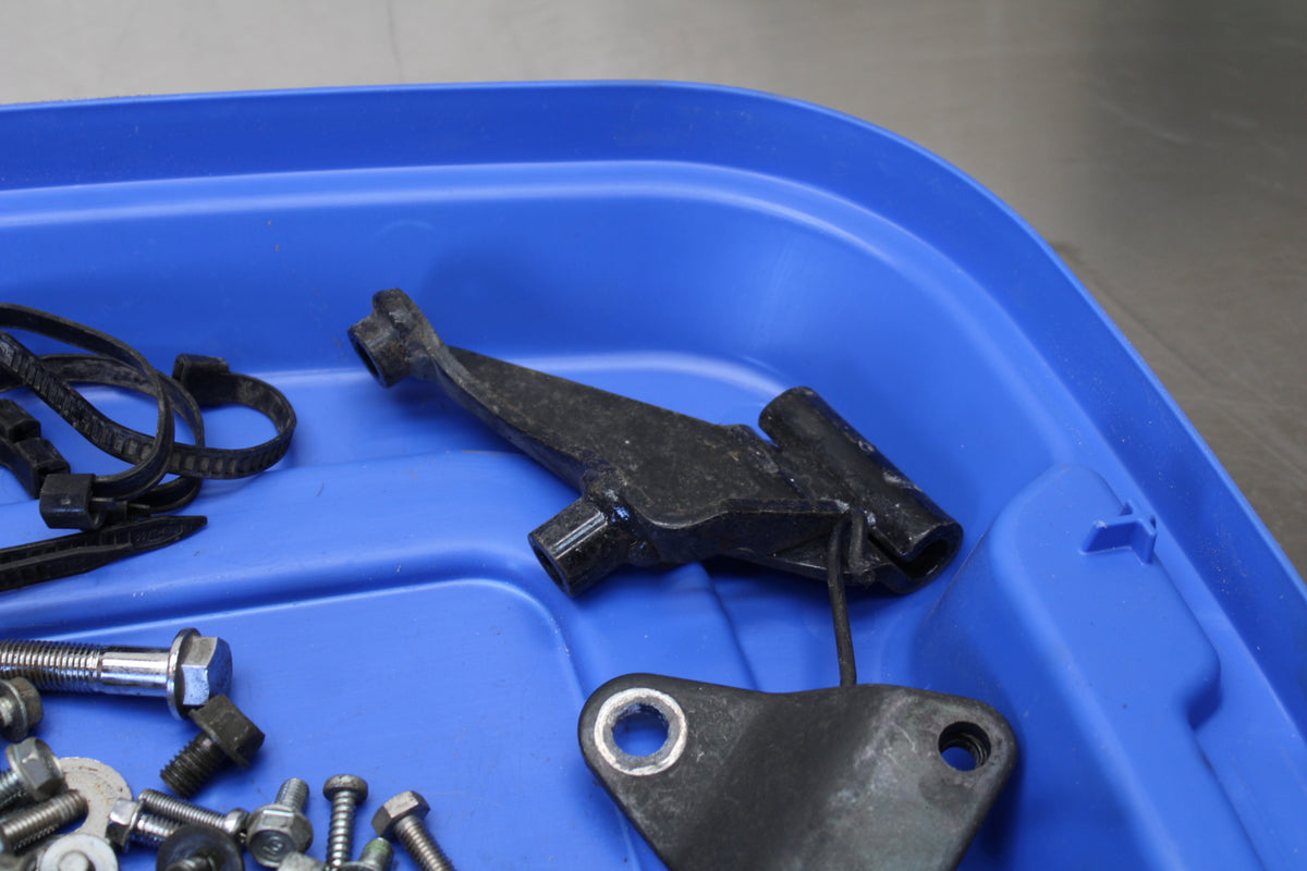 03-05 HONDA SHADOW CLASSIC 750 MOUNTING BOLTS HARDWARE MOTOR SCREWS BB139