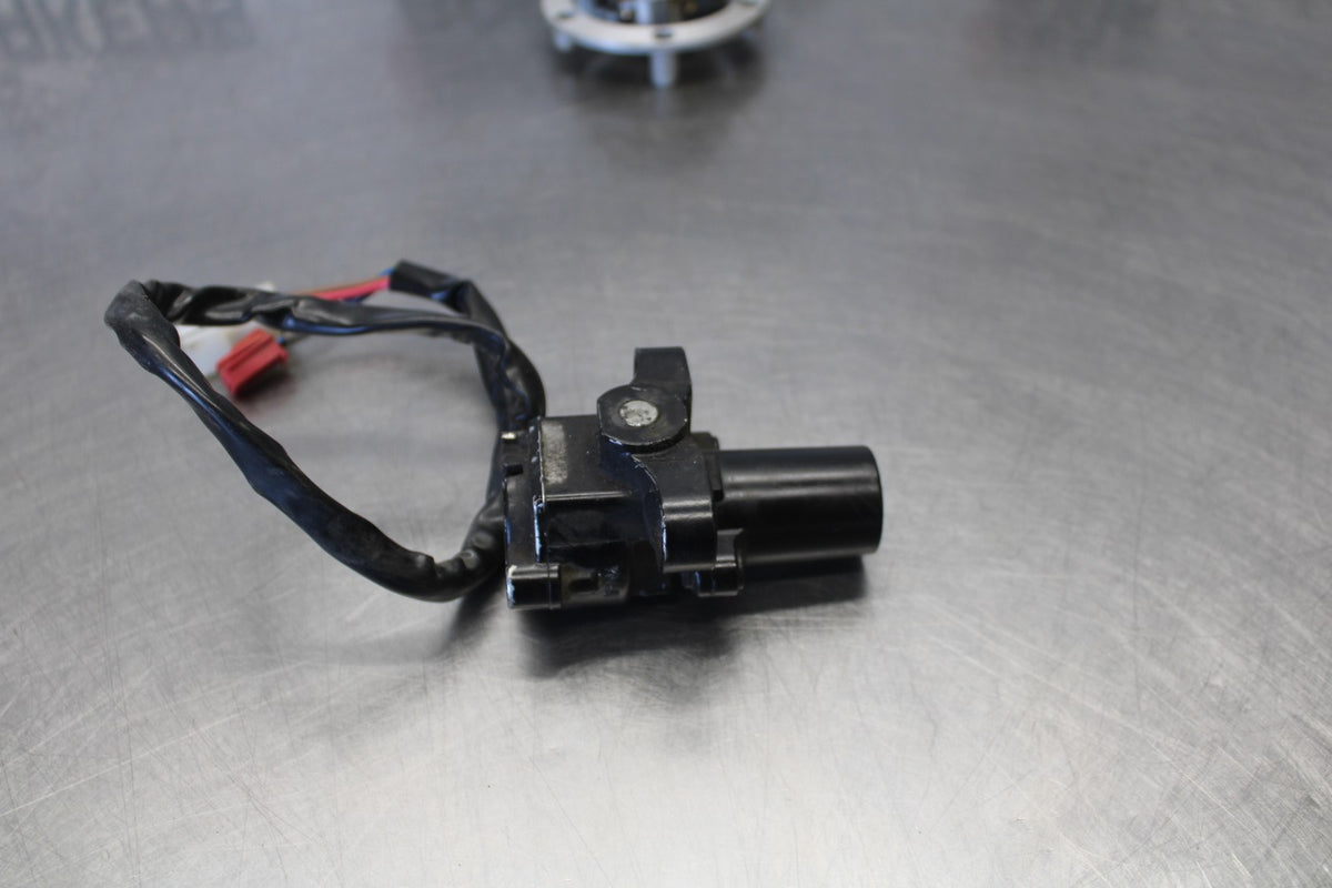 09-15 YAMAHA FZ6R IGNITION LOCK KEY SET W/ GAS CAP BB686