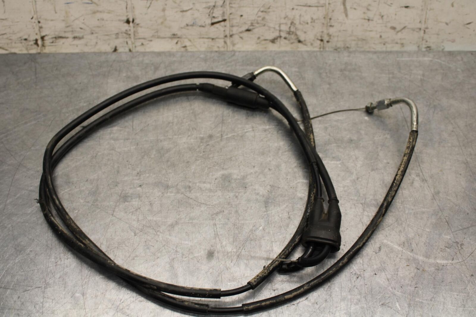 2015 Yamaha FZ09 THROTTLE CABLES LINES 1RC-26302-00-00 BB69