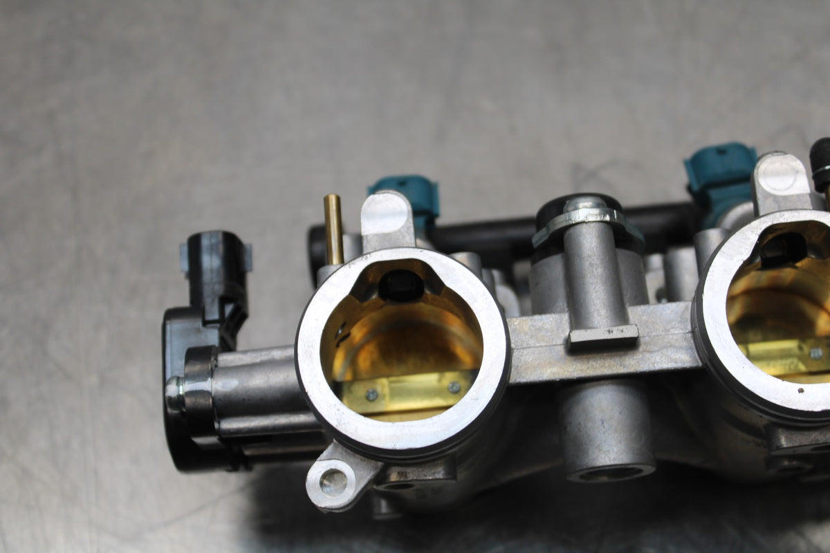 22-25 YAMAHA YZF R7 MAIN FUEL INJECTORS / THROTTLE BODIES  BB176