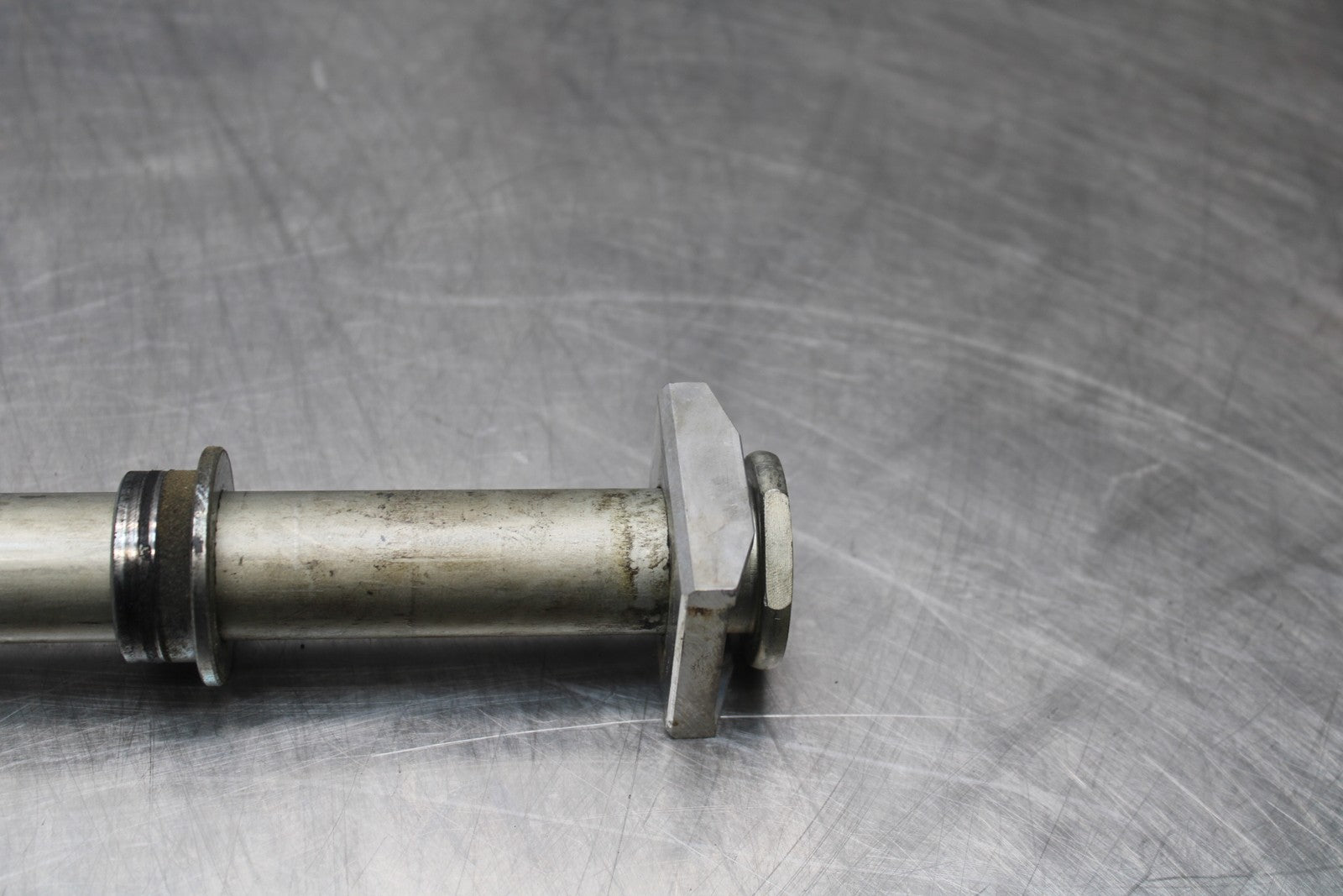 21-23 KAWASAKI NINJA ZX6R REAR AXLE BACK WHEEL RIM PIVOT BOLT AXEL BB179