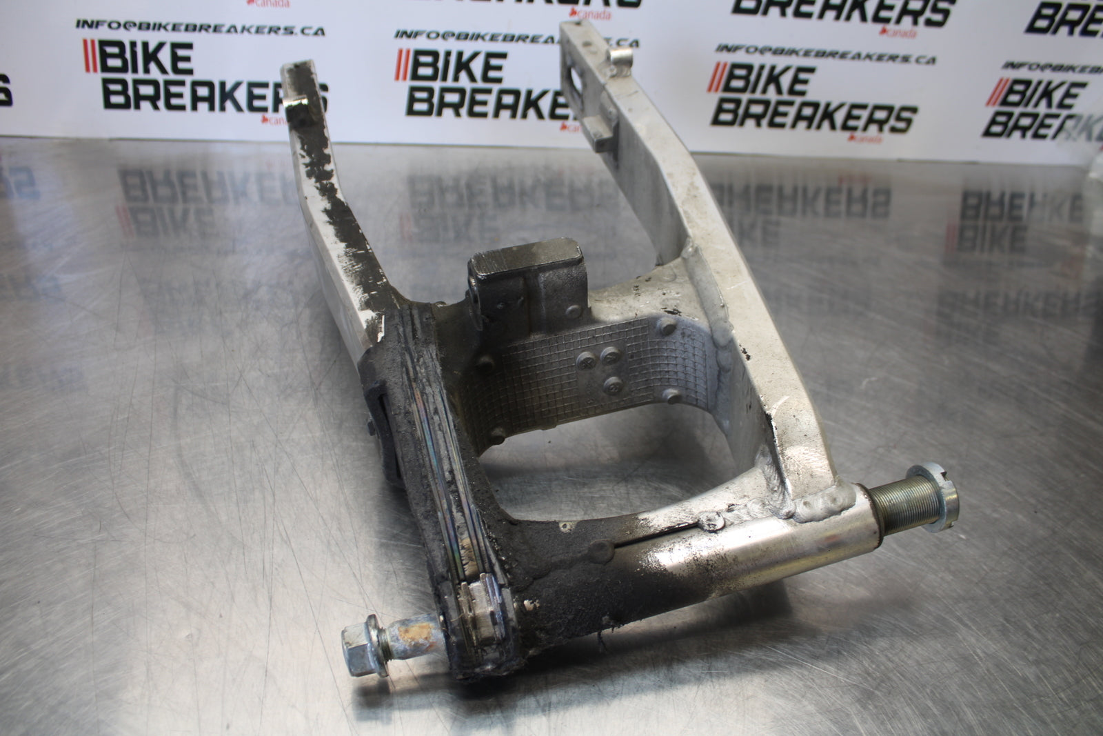 03 SUZUKI SV650S REAR SWINGARM BACK SUSPENSION SWING ARM BB167