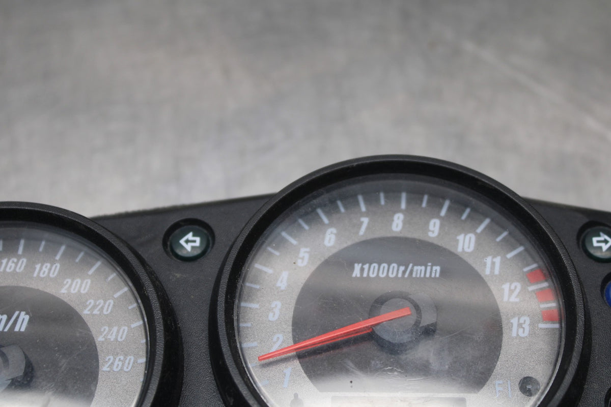 06 KAWASAKI Z750 SPEEDO TACH GAUGES DISPLAY CLUSTER SPEEDOMETER TACHOMETER BB837