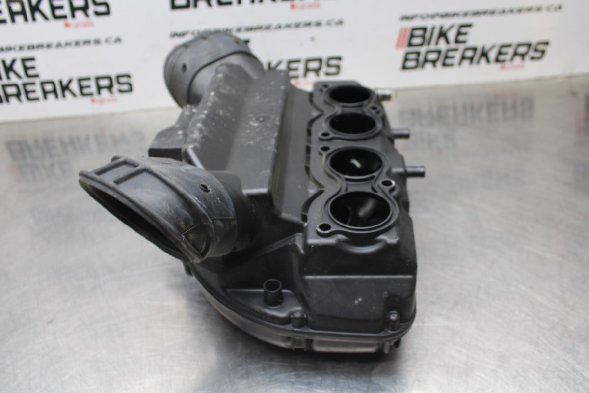 11-25 SUZUKI GSXR 600  AIRBOX AIR INTAKE FILTER BOX BB830