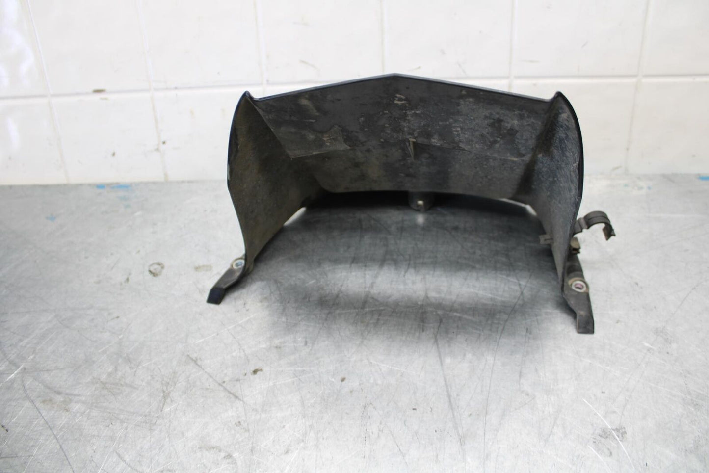 08-16 YAMAHA YZF R6 REAR WHEEL TIRE HUGGER FENDER 2C0-21650-00-00 BB436