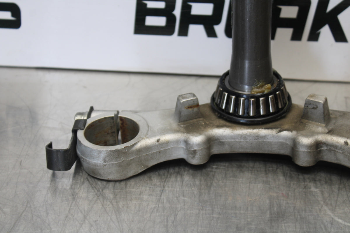 04-09 SUZUKI GS500F FRONT FORKS CLAMP LOWER TRIPLE TREE STEM BB165