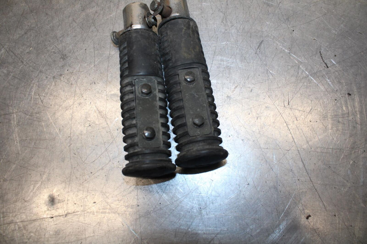 1996 Kawasaki Vulcan 800 VN800B Classic REAR PASSENGER FOOT STEP PEG BB93