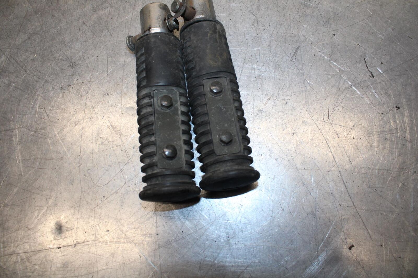 1996 Kawasaki Vulcan 800 VN800B Classic REAR PASSENGER FOOT STEP PEG BB93