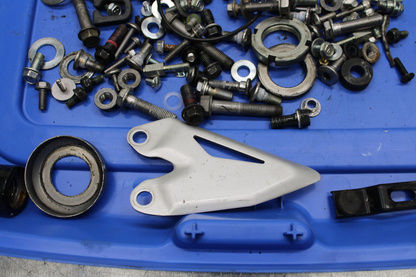 19-22 KAWASAKI Z400 MOUNTING BOLTS HARDWARE MOTOR SCREWS BB738