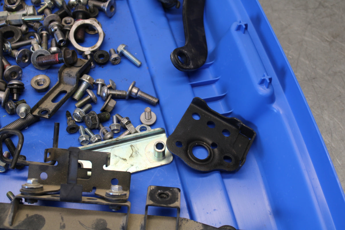 19-22 KAWASAKI Z400 ENGINE MOUNTING BOLTS HARDWARE MOTOR SCREWS BB708