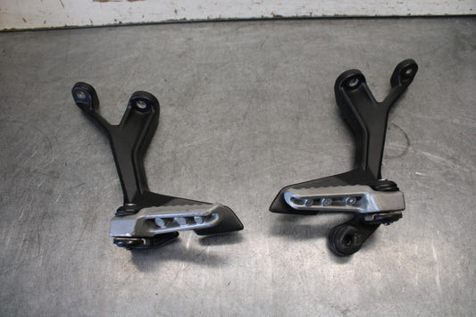 18-23 KAWASAKI NINJA 400 REAR BACK PASSENGER PEG SET PAIR BB679