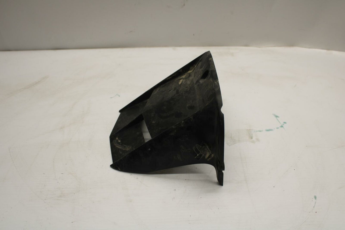 17-20 YAMAHA YZF R6 REAR BACK WHEEL TIRE HUGGER FENDER BB257