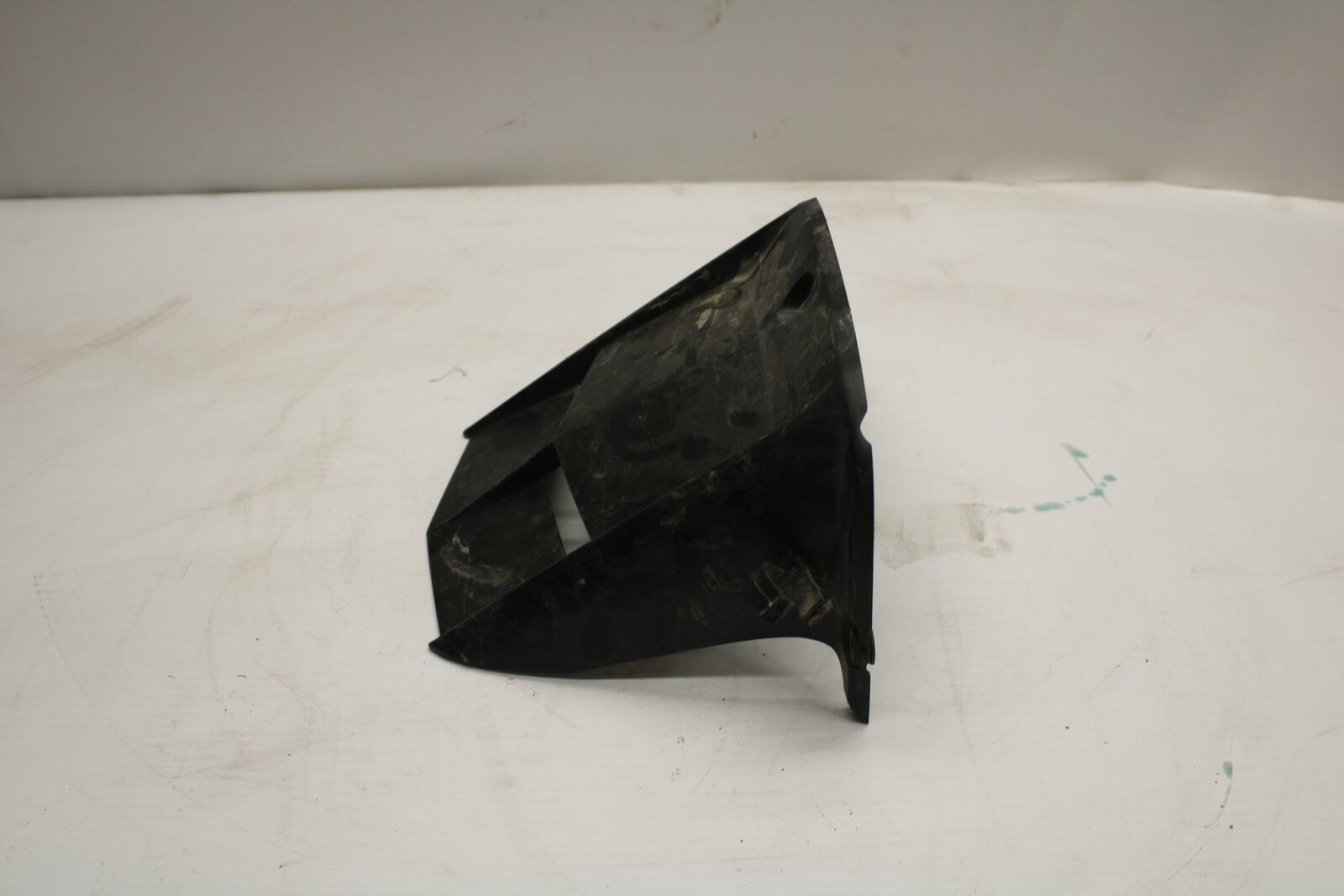 17-20 YAMAHA YZF R6 REAR BACK WHEEL TIRE HUGGER FENDER BB257